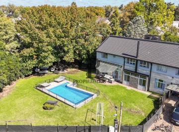 Casa · 1100m² · 7 Ambientes · 4 Cocheras · Alquiler y Venta de Casa Moderna en 2 Lotes - Miraflores Country Club