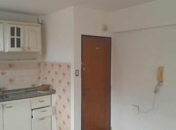 Departamento de 2 ambientes, Hurlingham · Departamento de 40 m² con 1 Habitación en Alquiler en Santos Tesei