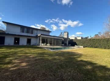 Casa · 1435m² · 3 Dormitorios · Casa en Alquiler Anual con Muebles - Golf Club Argentino