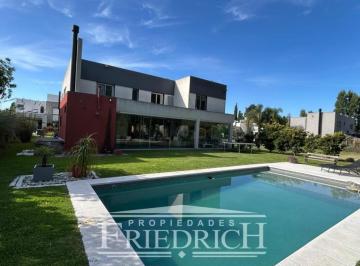 Casa · 310m² · 5 Ambientes · 5 Cocheras · Casa en Venta Weston Moreno