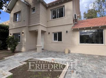 Casa · 160m² · 4 Ambientes · 3 Cocheras · Casa en Venta Haras Maria Elena