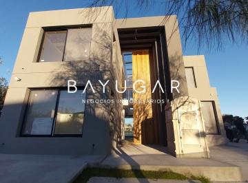 Casa · 309m² · 6 Ambientes · Venta Casa a Estrenar a La Laguna - El Cantón Norte - Escobar
