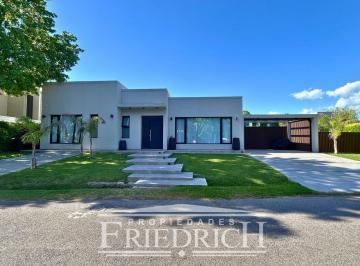 Casa · 175m² · 5 Ambientes · 6 Cocheras · Casa en Venta - Country Club Banco Provincia - Moreno