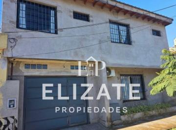 Casa · 120m² · 3 Ambientes · 2 Cocheras · Casa en Venta en Ramos Mejía Sur – Excelente Ubicación