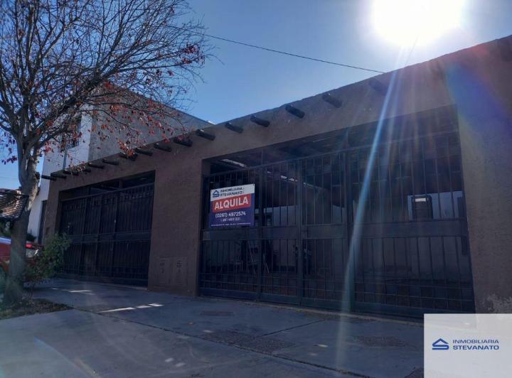 Casa · 80m² · 3 Ambientes · 2 Cocheras