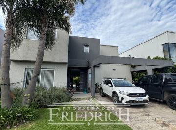 Casa · 192m² · 5 Ambientes · 3 Cocheras · Casa en Venta Haras Maria Victoria - Amplia Financiacion