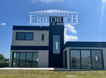 Casa · 312m² · 4 Ambientes · 4 Cocheras · Casa en Venta - Barrio Cerrado Los Juncos - Luján