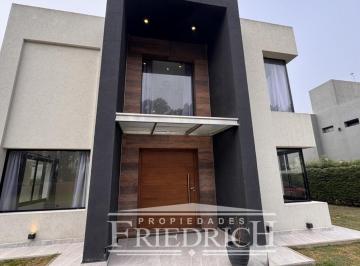Casa · 270m² · 4 Ambientes · 5 Cocheras · Alquiler Barrio Cerrado Astorga