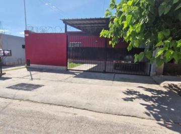 Departamento de 4 ambientes, Luzuriaga · Departamento en Alquiler de 2 Dorm. C/ Cochera en Luzuriaga