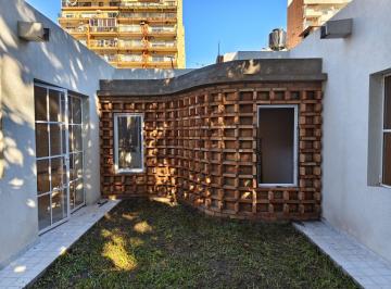 Casa · 75m² · 3 Ambientes · Casa de Dos Dorm. - Patio - Olive 1000 - Arroyito