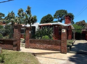Foto1 · Oportunidad en Barrio Cantegril. Vendo Casa de 3 Dorm. y 3 Baños en Zona de Colegios, Facultades y