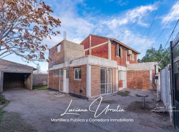 Casa · 82m² · 3 Ambientes · 1 Cochera · Venta Casa - 1 Dormitorio - Zona Oeste Neuquen Capital