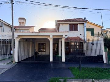 Casa de 5 ambientes, Salta · Casa en Venta – Barrio Parque Belgrano, Salta – 3 Dorm., Cochera y Quincho