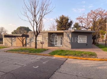 Casa · 97m² · 4 Ambientes · 2 Cocheras · Casa 4 Ambientes Apto Credito