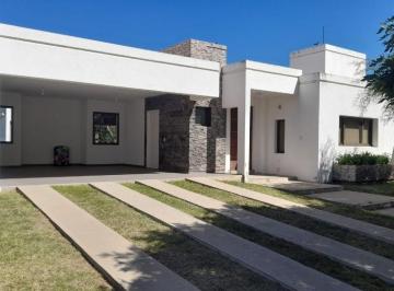 Casa de 6 ambientes, Córdoba · Alquiler Casa 3 Dorm. - Barrio Fincas del Sur 2