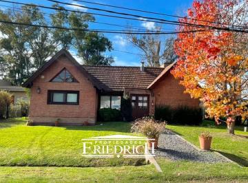 Casa · 140m² · 3 Ambientes · Casa en Venta en Cardenal del Monte