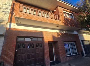 Casa · 221m² · 5 Ambientes · Venta Casa 5 Ambientes Quincho Parrilla Garage Apto Credito