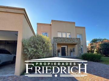 Casa · 300m² · 4 Ambientes · 4 Cocheras · Casa en Venta Club de Campo Los Puentes
