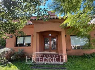Casa · 204m² · 5 Ambientes · 3 Cocheras · Casa en Venta Haras Maria Victoria