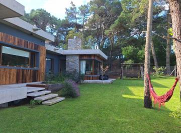 Casa · 290m² · 5 Ambientes · 4 Cocheras · Casa en Alquiler Pinamar Alamos