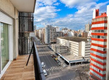 Departamento · 78m² · 4 Ambientes · Departamento Reciclado en Plaza Colon