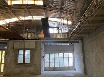 Bodega-Galpón · 200m² · 3 Ambientes · Alquiler Galpon y Deposito Quilmes Oeste