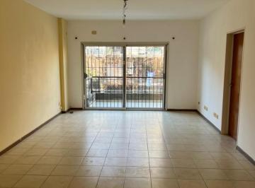 Departamento · 70m² · 2 Ambientes · Departamento Alquiler 2 Amb, Patio, Balcón, Coghlan