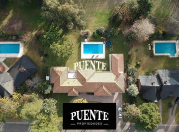 Casa · 420m² · 6 Ambientes · 9 Cocheras · Casa Toda en Planta Baja, Impecable, en Saint Thomas