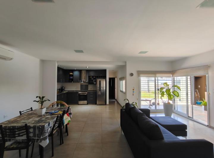Casa · 133m² · 3 Ambientes · 2 Cocheras