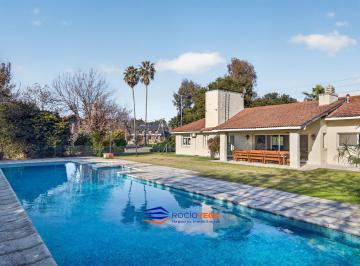 Casa · 1550m² · 5 Ambientes · 2 Cocheras · Casa en Venta en Country San Diego, Moreno
