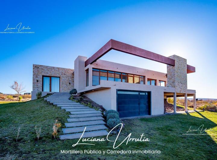 Casa · 240m² · 4 Ambientes
