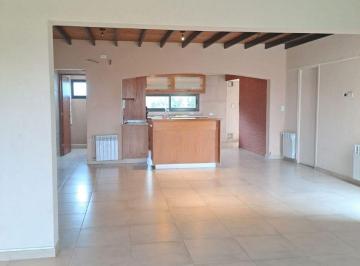 Casa de 6 ambientes, Jesús Nazareno · Casa de Categoría en Alquiler – Barrio Privado Cina Cina Norte – Guaymallén