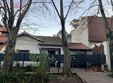 Casa · 120m² · 4 Ambientes · 1 Cochera · Casa en Alquiler en Lomas Jockey Sobre Jacinto Diaz - San Isidro - Excelente Ubicación