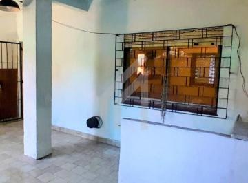 Casa · 195m² · 6 Ambientes · 1 Cochera · Casa Chalet en Venta en Boulogne, San Isidro, G. B. a. Zona Norte