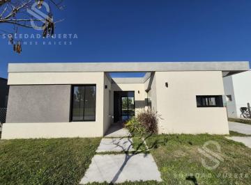 Casa · 120m² · 4 Ambientes · 1 Cochera · Casa en Santa Emilia