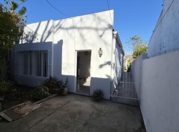 Casa · 120m² · 6 Ambientes · 2 Cocheras · Casa Alquiler Planta Baja 3 Dorm. Cochera Jardin Parrilla La Plata
