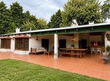 Casa · 173m² · 6 Ambientes · Descubrí La Casa de Campo de Tus Sueños en La Araucaria| Lobos