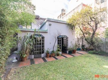 Casa · 146m² · 4 Ambientes · 1 Cochera · Venta Casa 4 Ambientes Villa Crespo Cochera Jardin Pileta