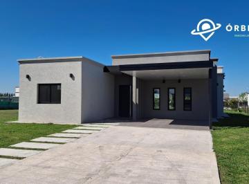 Casa · 140m² · 4 Ambientes · 1 Cochera · Casa en Venta en Barrio San Felipe, Canning Village