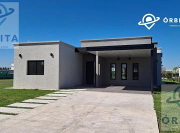 Casa · 140m² · 4 Ambientes · 1 Cochera · Casa en Venta en Barrio San Felipe, Canning Village