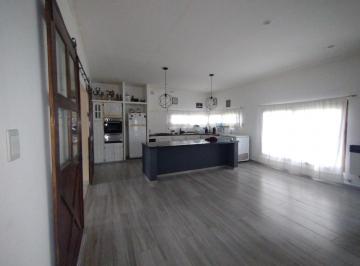 Casa · 187m² · 6 Ambientes · 2 Cocheras · Vende - Casa Barrio Cerrado - 6 Ambientes - Canning - Confort - Parque
