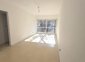 Departamento · 48m² · 2 Ambientes · Alquiler Dos Ambientes con Balcon Corrido