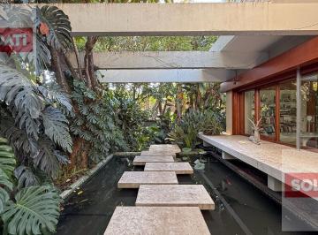 Casa · 700m² · 10 Ambientes · 7 Cocheras · Venta Casa Olivos con Pileta y 6 Dorm.