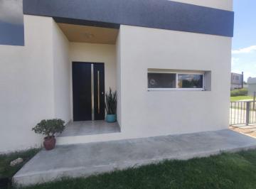 Casa · 170m² · 7 Ambientes · 2 Cocheras · Casa en Venta 7 Ambientes en Haras Santa María