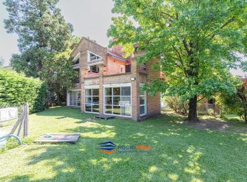 Casa · 220m² · 6 Ambientes · Casa a La Venta en Country Banco Provincia