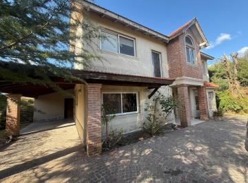 Casa · 865m² · 5 Ambientes · 3 Cocheras · Casa en Venta en Saint Matthews Villa Rosa Pilar