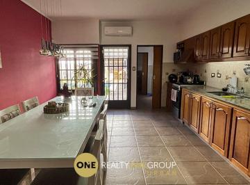 Casa · 300m² · 6 Ambientes · 3 Cocheras · Casa de 3 Dormitorio en Venta | Ringuelet