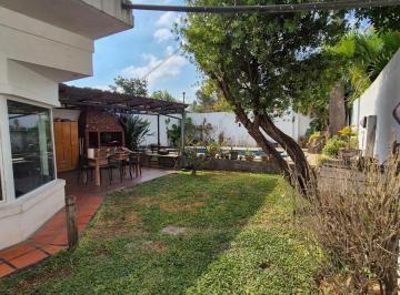 Casa · 160m² · 5 Ambientes · 3 Cocheras · Casa en Venta Don Torcuato 5 Ambientes con Jardin Parrilla y Pileta