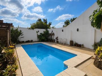 Casa · 160m² · 5 Ambientes · 3 Cocheras · Casa en Venta Don Torcuato 5 Ambientes con Jardin Parrilla y Pileta