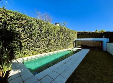 Casa · 125m² · 4 Ambientes · 1 Cochera · Casa en Venta, 3 Dorm. en Olivos, con Cochera